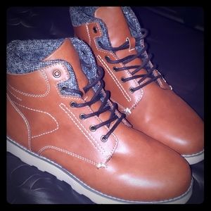 Boys boots/shoes